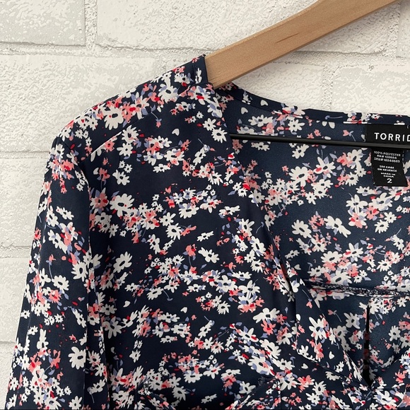 TORRID Navy Flowered Pocket Front Blouse - Picture 8 of 13